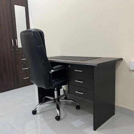 Cozy Private Studio Apartment Near Airport Abu Dhabi Bagian luar foto