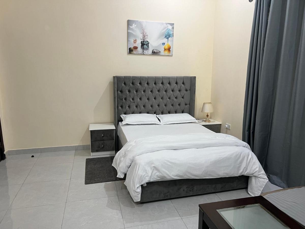 Cozy Private Studio Apartment Near Airport Abu Dhabi Bagian luar foto