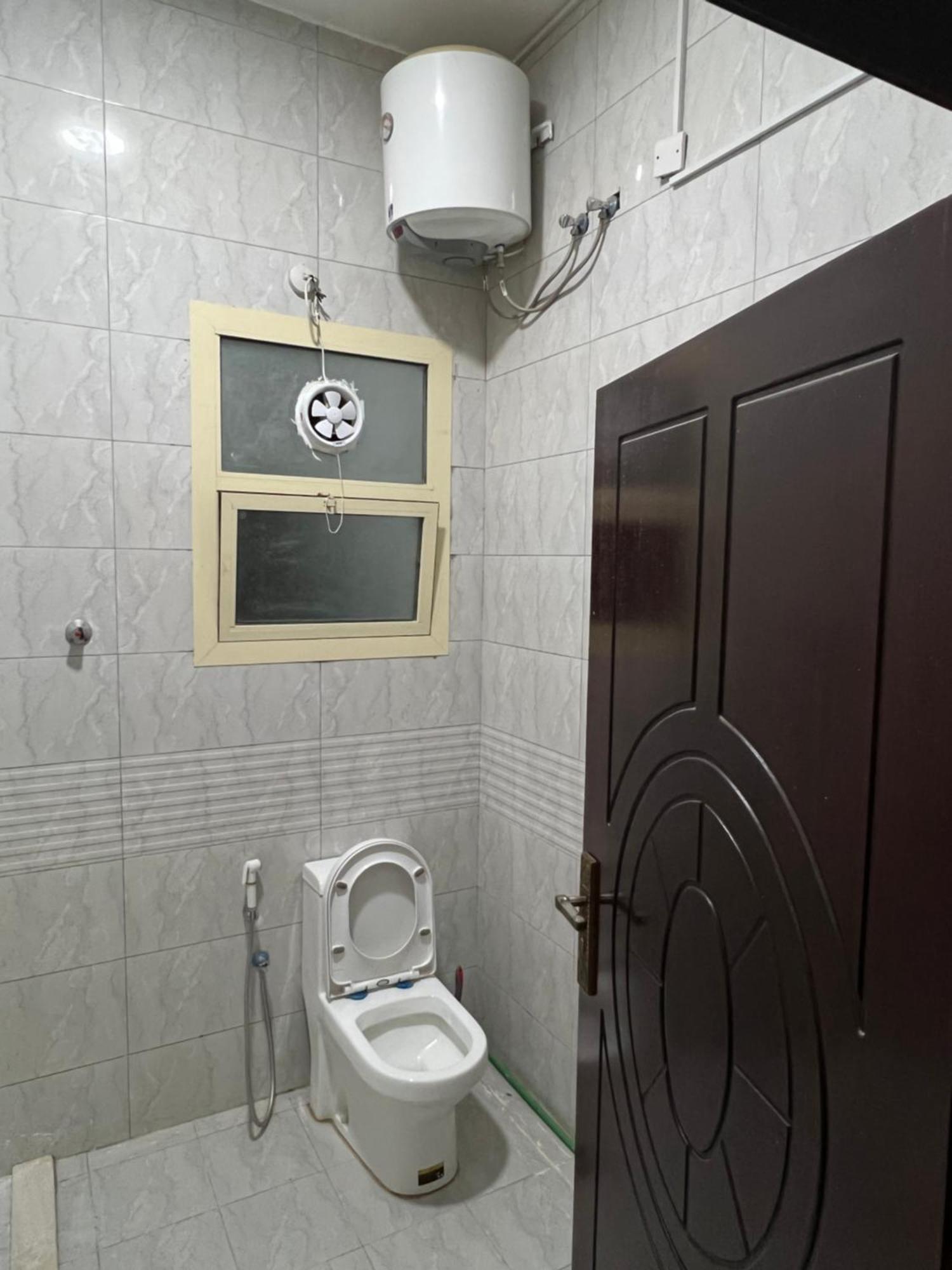 Cozy Private Studio Apartment Near Airport Abu Dhabi Bagian luar foto